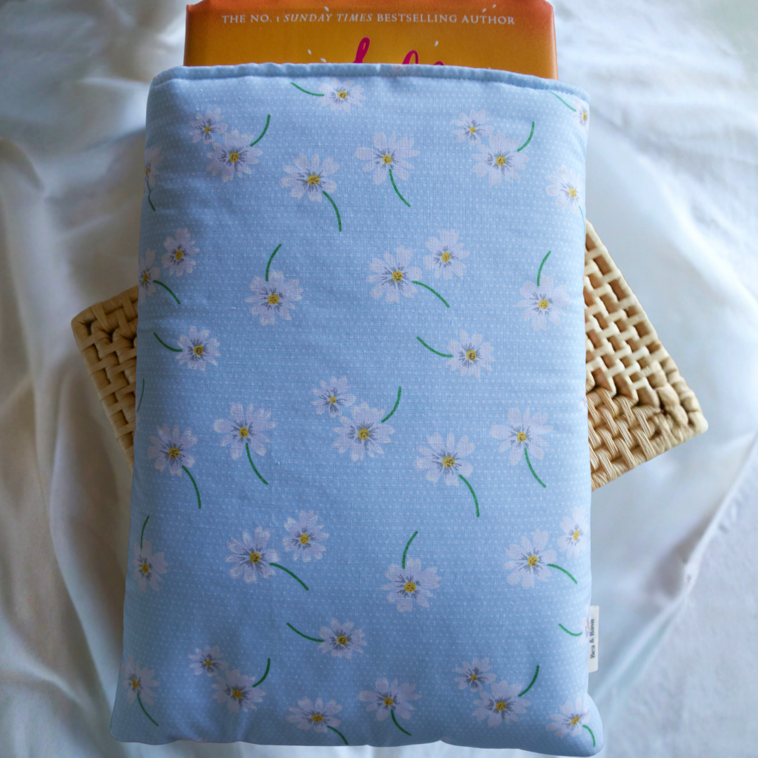 Blue Daisies Book Sleeve