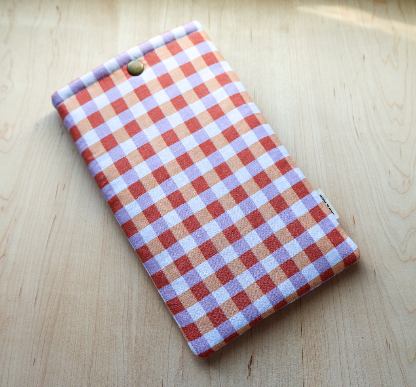 Kindle Sleeve - Lilac Kisses