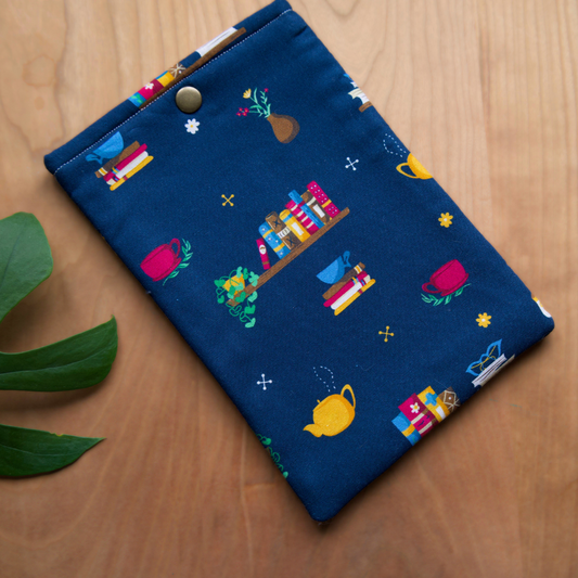 Kindle Sleeve - Bookshelves