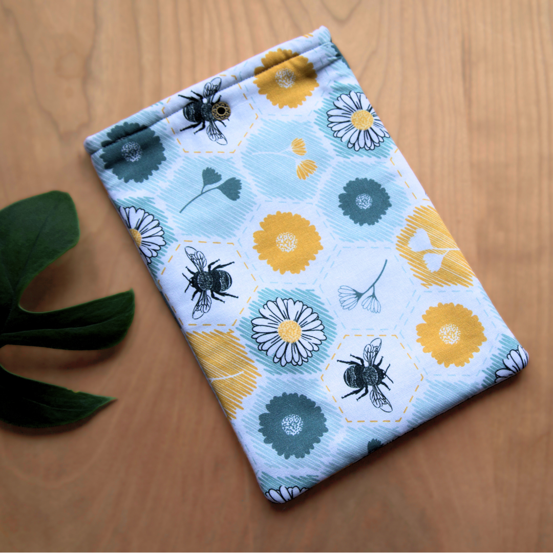 Kindle Sleeve - Bee Hex