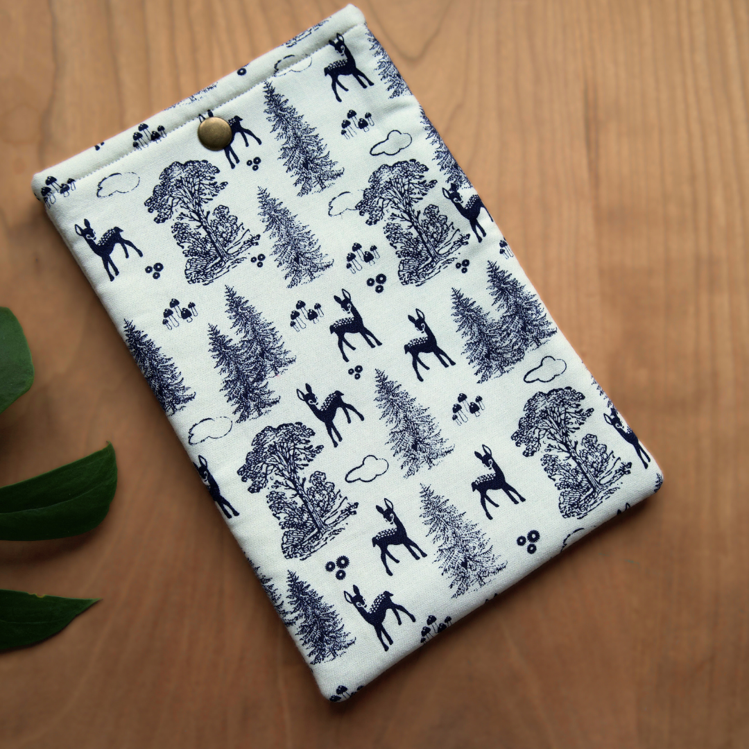 Kindle Sleeve - Deer In The Woods