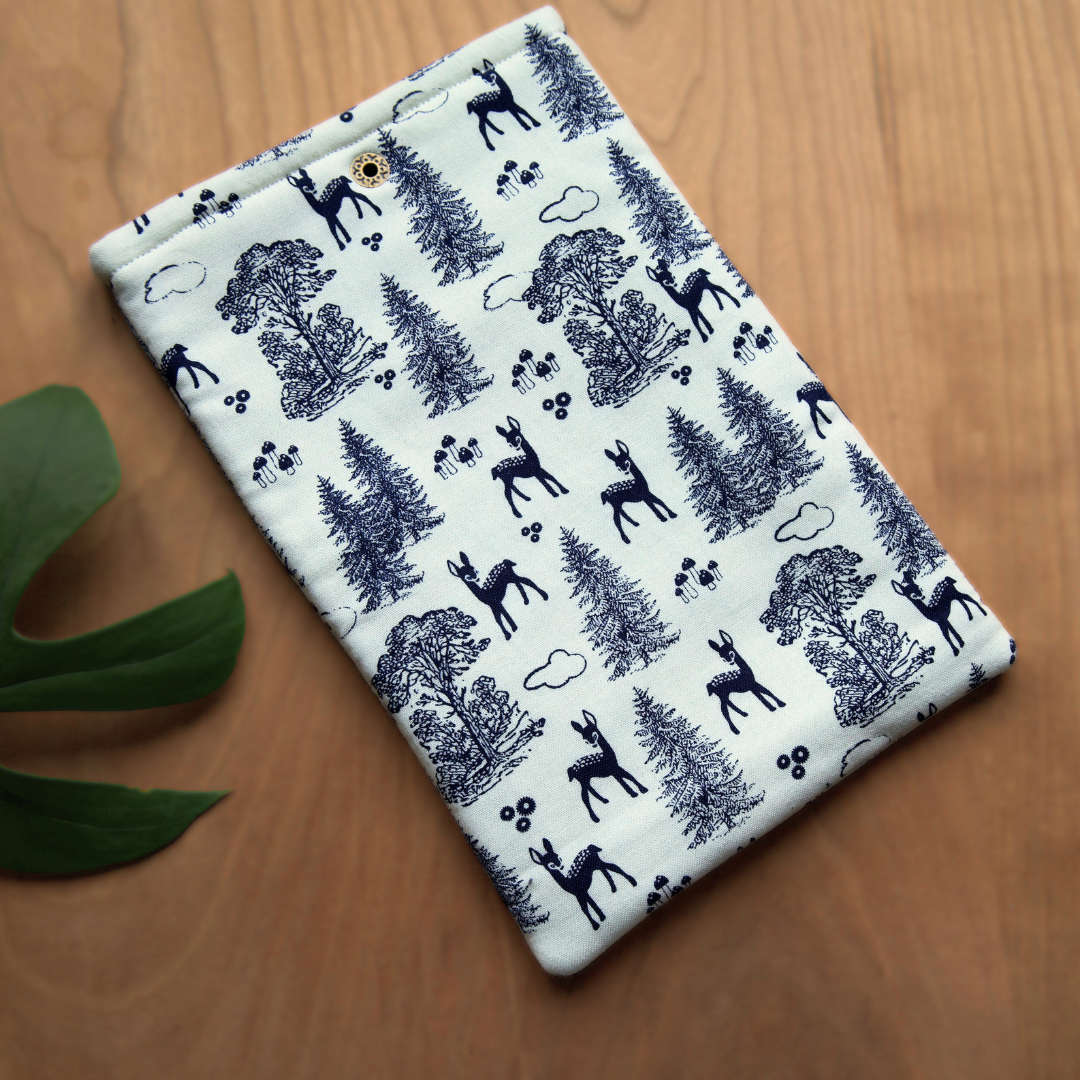 Kindle Sleeve - Deer In The Woods