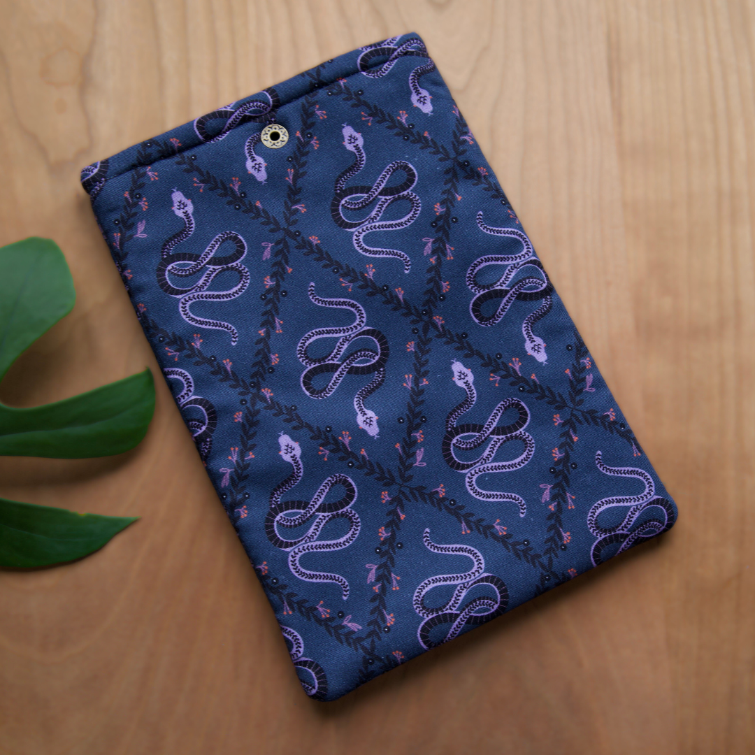 Kindle Sleeve - Witches Snakes