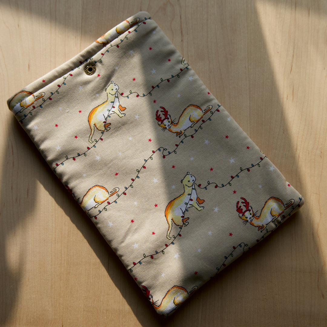 Kindle Sleeve - Christmas Ferrets