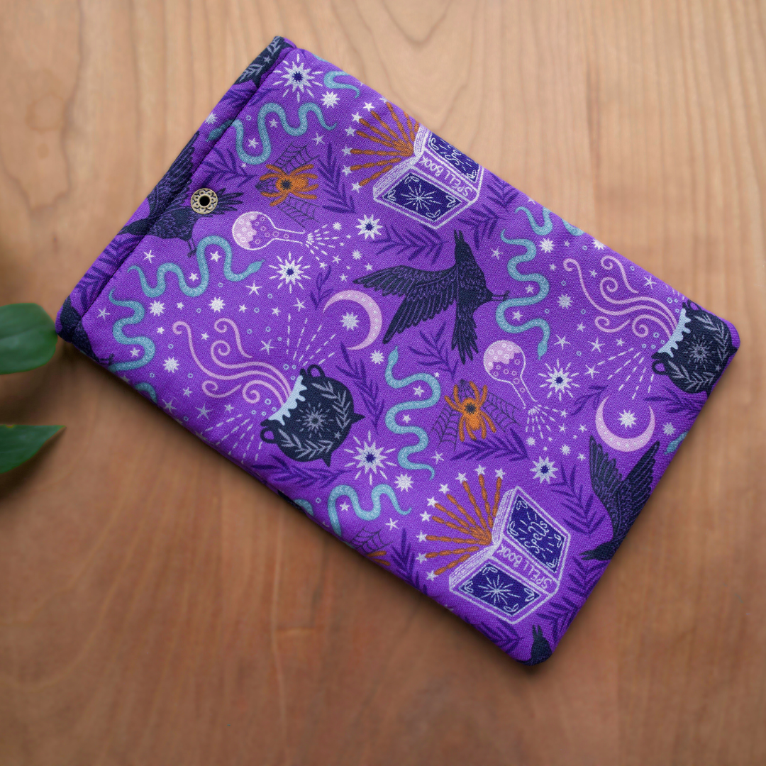 Kindle Sleeve - Spellbound