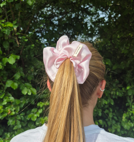 Satin Scrunchie - Light Pink