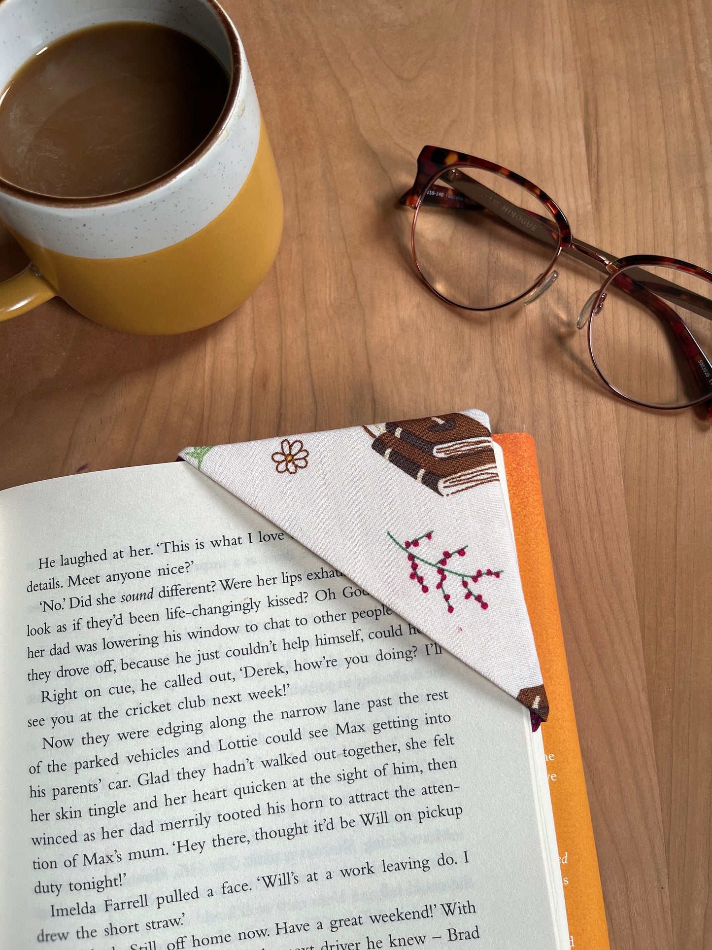 Fabric Corner Bookmark -Books