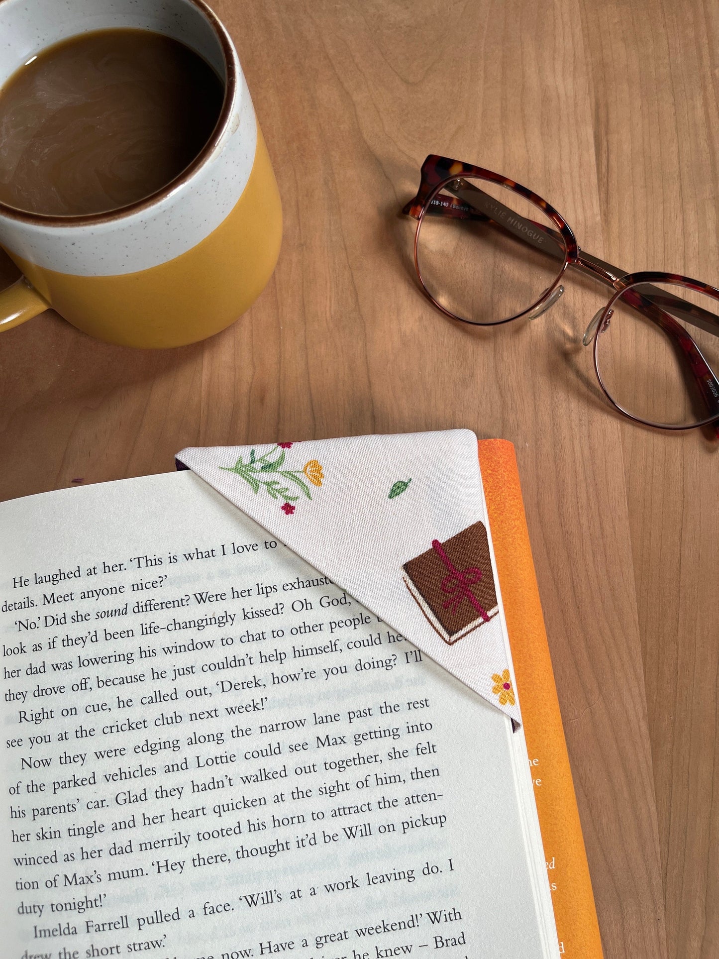 Fabric Corner Bookmark -Books