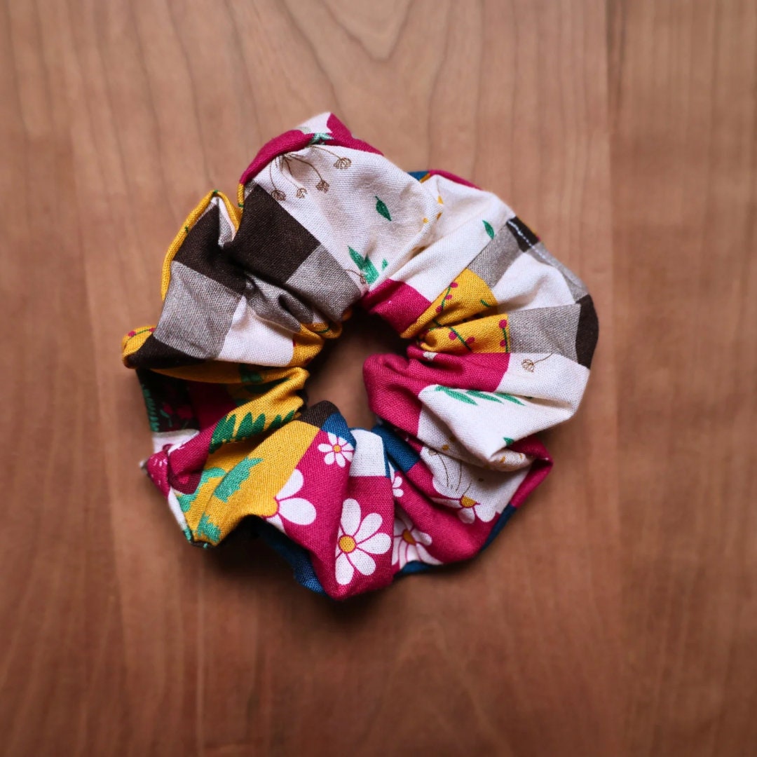 Large Scrunchies - Book Themes