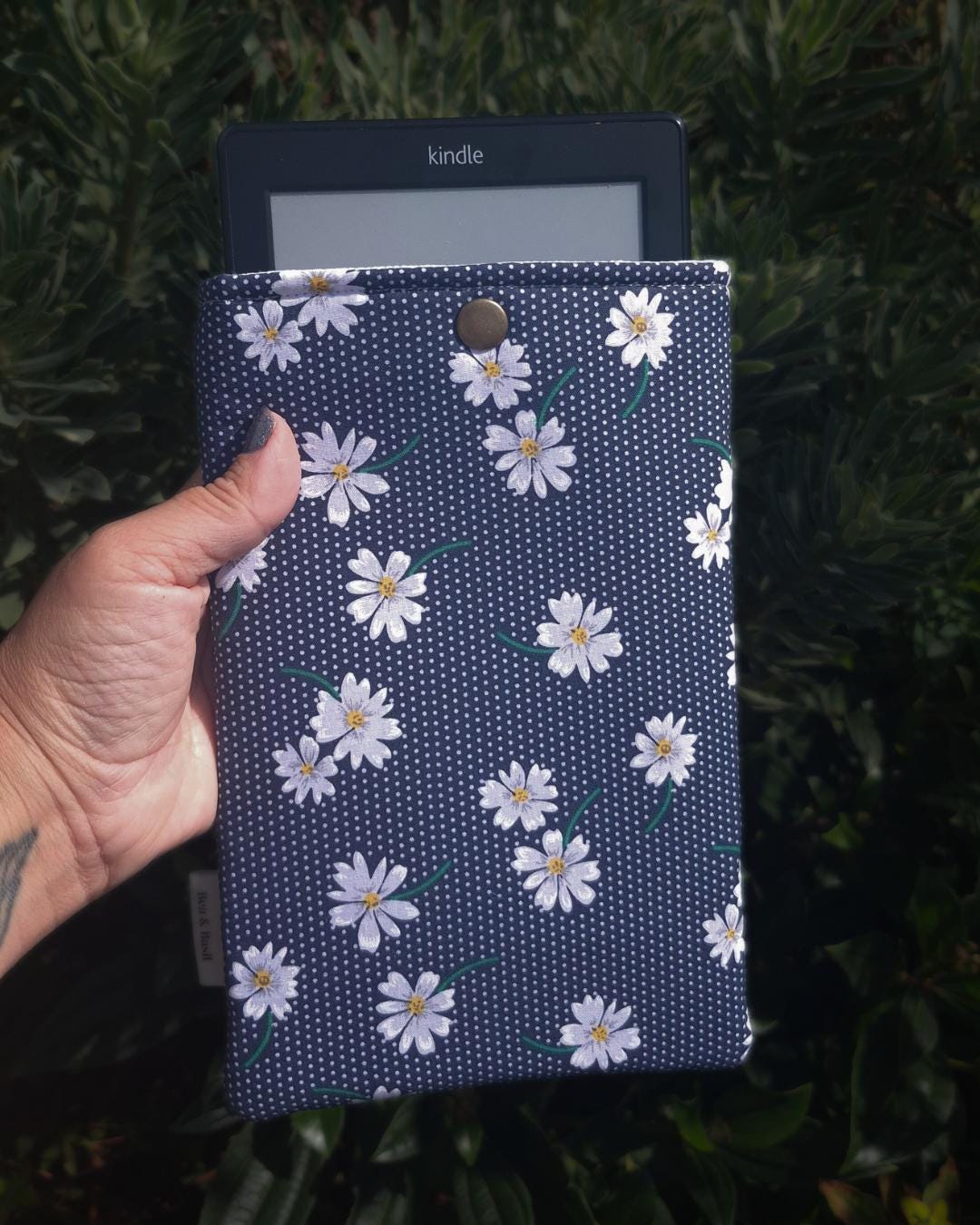 Kindle Sleeve - Navy Flowers