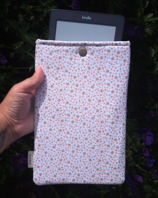 Kindle Sleeve - White Ditsy Flowers