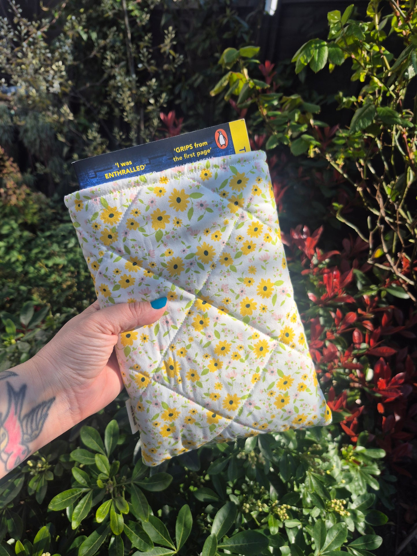 Book Sleeve - Golden Flowers