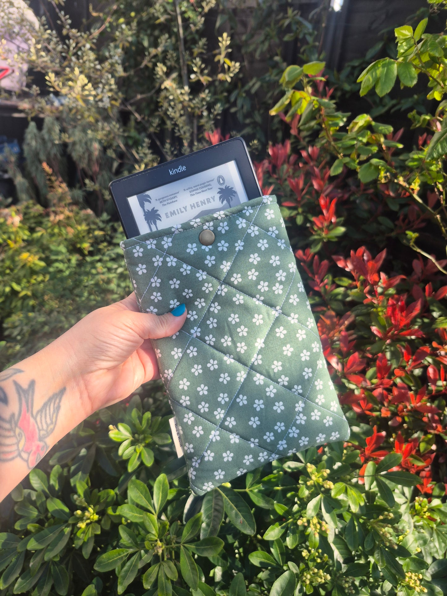 Kindle Sleeve - Pink Florals (Copy)