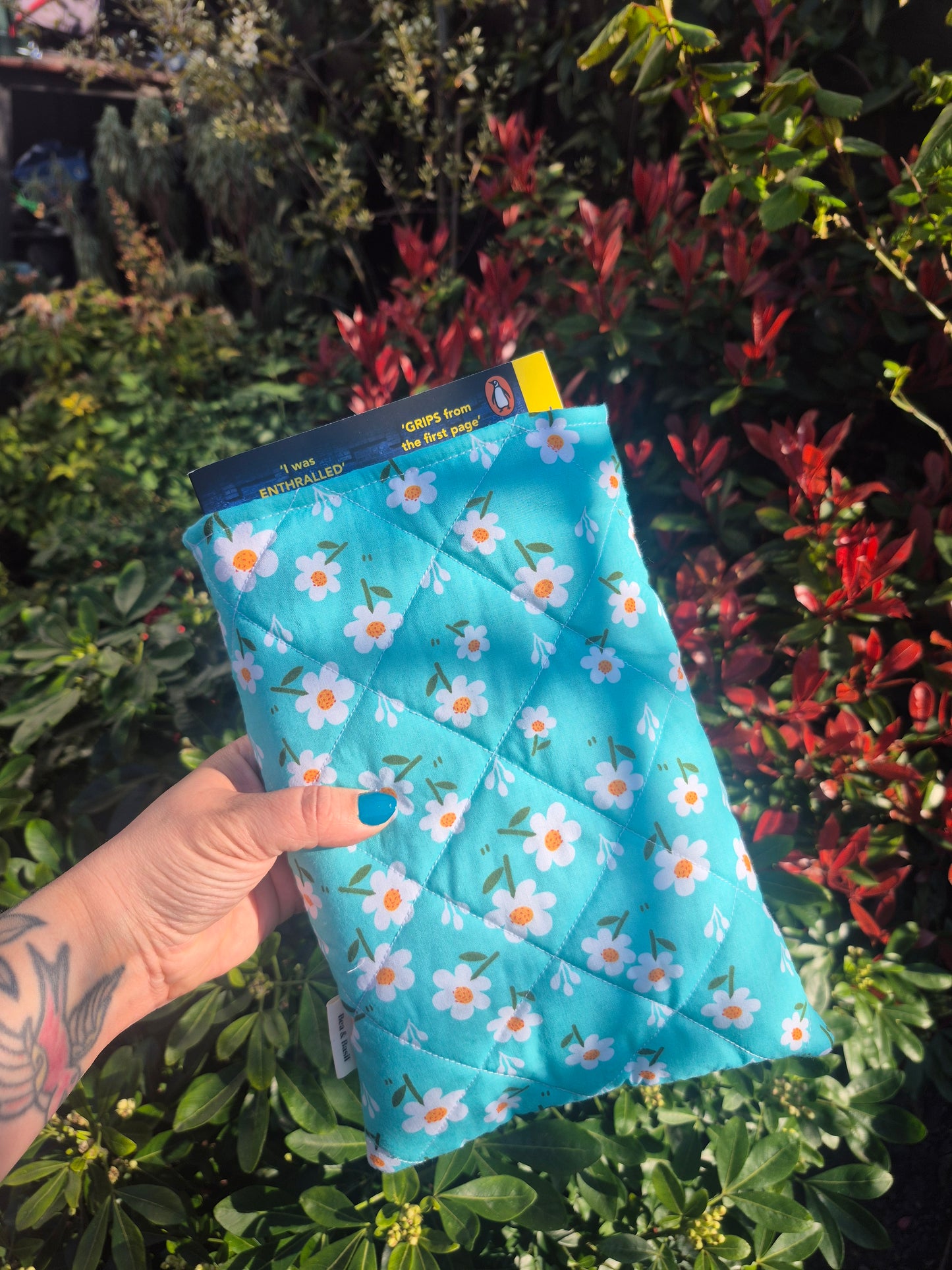 Book Sleeve - Cyan Daisies